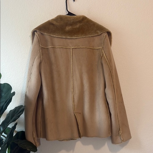 Wilson’s Leather Women's Tan faux Shearling Jacket Medium - Picture 5 of 7